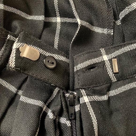 Hot Topic Skater Skirt - Picture 3 of 4